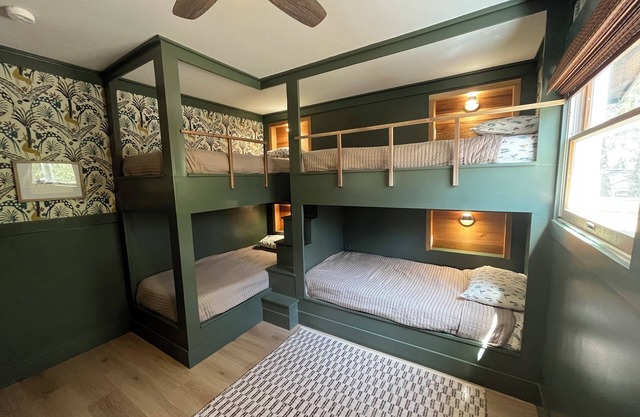 Remodeled Gem. Kayaks + Lake Access. Under 8 miles to Torch Lake boat launch.
