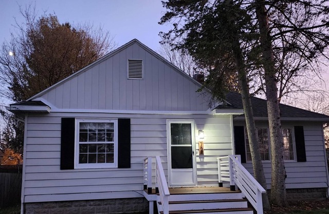 Remodeled Gem near downtown Hastings