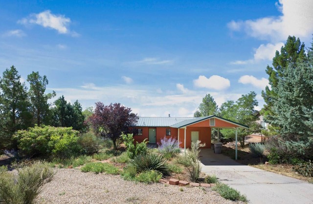 Remodeled home in Kanab, Utah! Close to Zion National Park and Bryce Canyon. Pri