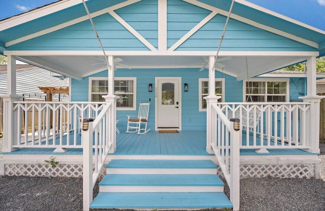 Remodeled Houston Heights Gem! | Stroll to Bars!