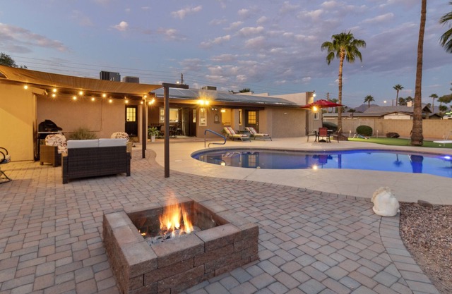 Remodeled Scottsdale Estate w/Private Pool & Guest House: Thunderbird Retreat