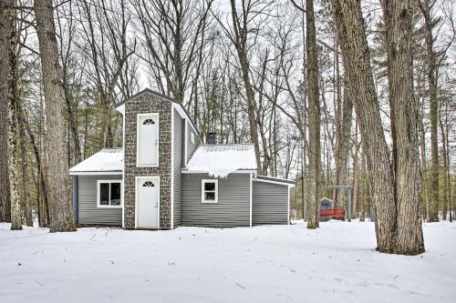 Remote Michigan Retreat on 10 Acres with Grill!