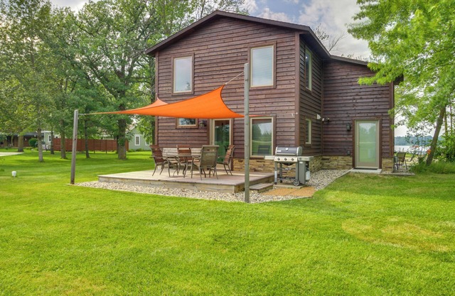 Remote Retreat: Cozy Home w/ Big Pine Lake Access!