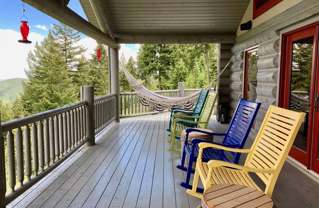 Remote Work Retreat - Mountain Lodge with Fast Starlink WiFi