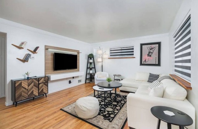 Reno: Yoga+Yard+Driveway+4beds sleeps 6
