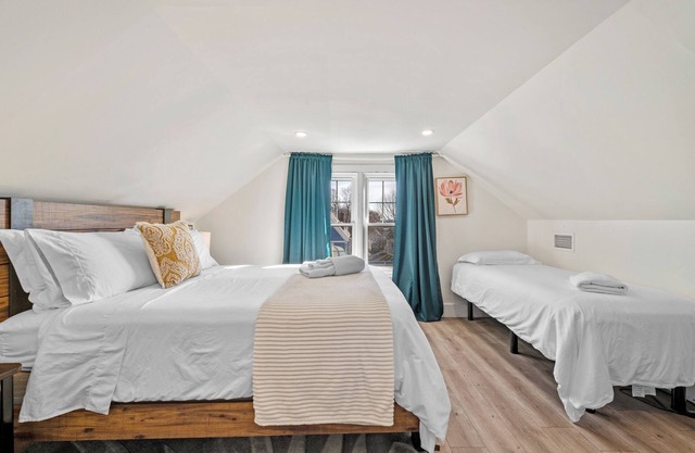 Renovated 3rd-Floor Retreat | 3 Beds | Roslindale Village