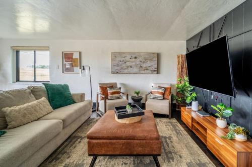 Renovated 4BR Escape Luxe Comfort and Hot Tub