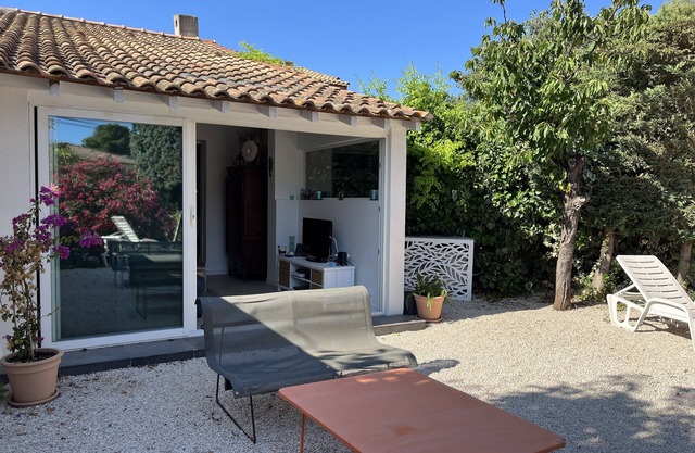 Renovated, air-conditioned house 5 minutes from the beach