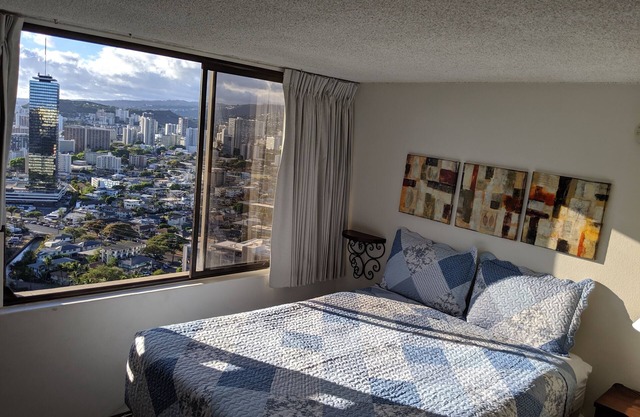 Estudio recientemente renovado y limpio en Waikiki para dos