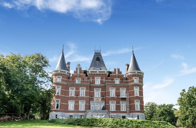 Apartamento totalmente reformado en Castillo para 16 pax en amplia finca (2ª planta)