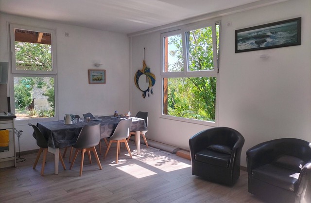 Renovated barn, quiet village, mountain views, near Annecy and Le Bourget lakes