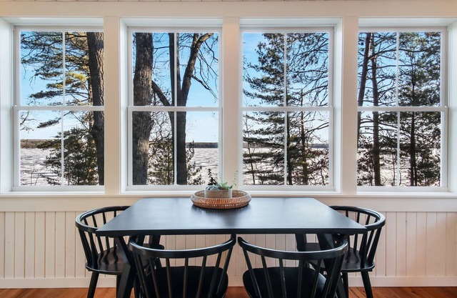 Renovated cabin on Lac Courte Oreilles Lake - minutes from trails!