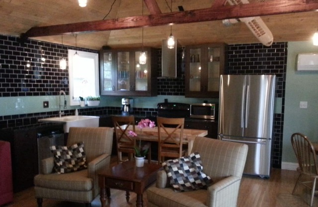Carriage House renovado, piscina, arriba