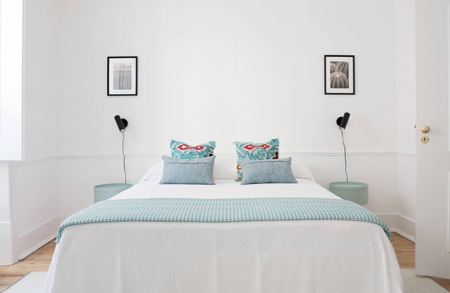 Renovated Charming Apartment with Terrace in Lapa