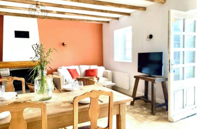 Renovated cottage near Dinan and Emerald Coast. sleeps 4 / 2 large bedrooms