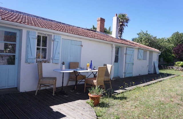 Casa renovada a 500m de la playa con jardín y terraza, ideal para 4 personas