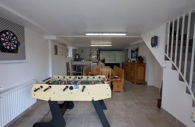 Casa rural renovada con jacuzzi y áreas de relajación