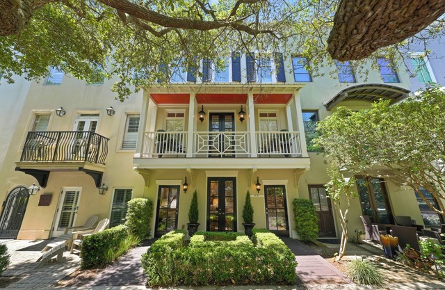 Renovated Designer Townhome in Seaside, FL on Ruskin Park + 2 Adult Bikes!