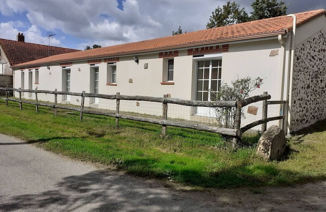 Acogedoras casas rurales con SPA y jardín junto a granja lechera en Saint-Père-en-Retz