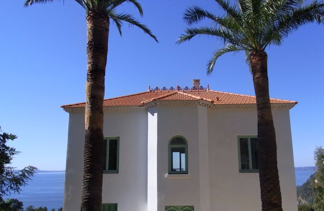 Villa renovada de 1900 en un gran parque frente a las islas y a 300 metros de la playa, incluida