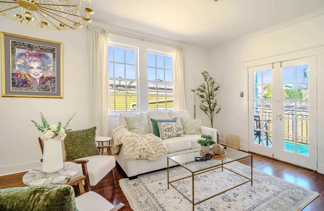 Chic & Central I Lux Gem near Tourist Hotspots