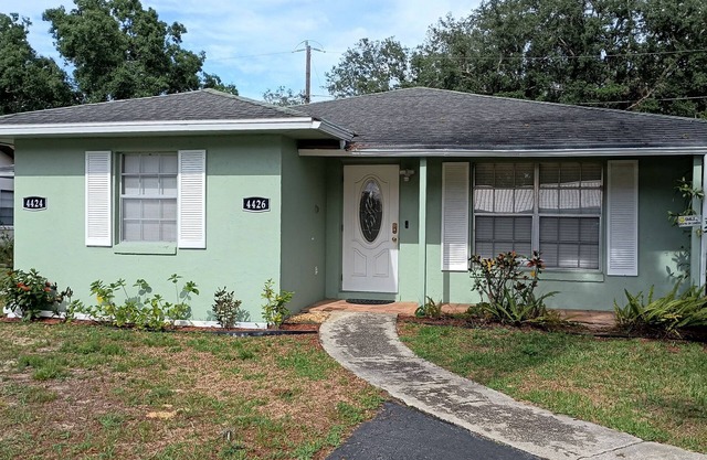 Escapada de pájaros de la nieve remodelada en Sunny Sebring