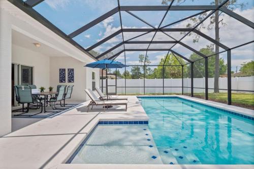 Renovated Heated Pool home with Game room and Bicycles