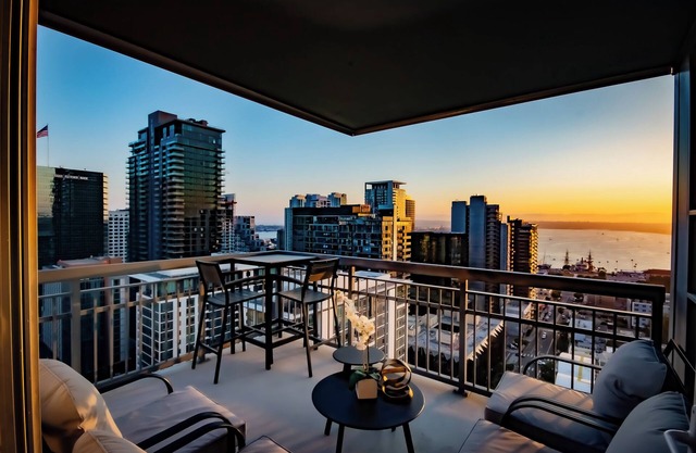 Stunning Ocean, Bay and City View-2 Bed, 2 Bath Condo in Little Italy