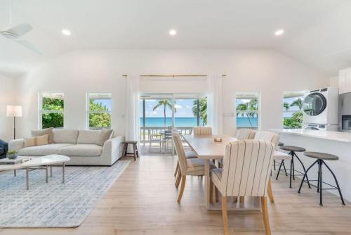 Renovated, Oceanfront 2bd Seven Mile Beach Condo with amazing views