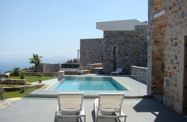 Renovated old sheepfold, magnificent views over the Aegean Sea and shared swimming pool