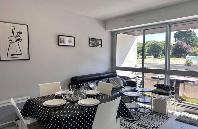 Renovated one-bedroom apartment, 100m from the sea and 350m from the Thalassotherapy center!