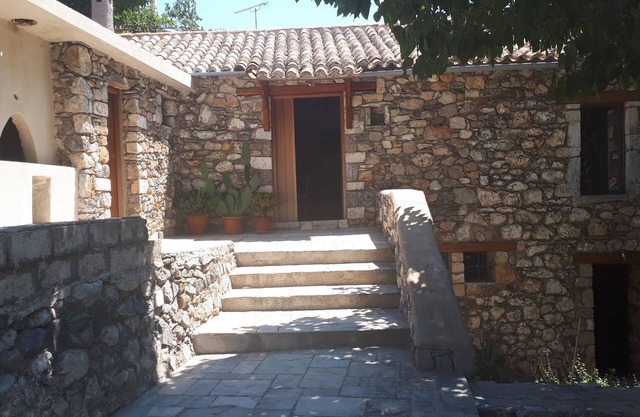 Renovated traditional Greek house with sea view! Beaches nearby!