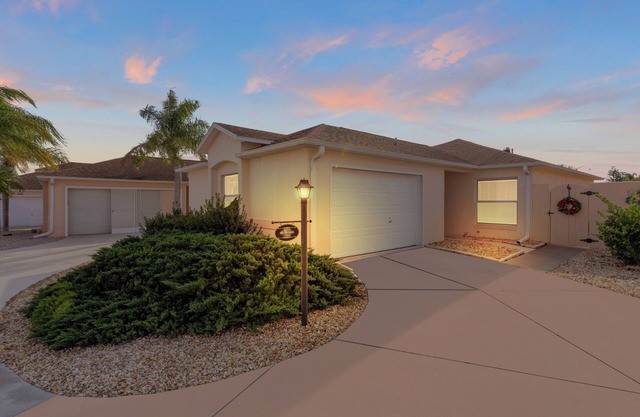 Renovated Villa Btwn Lake Sumter & Spanish Springs