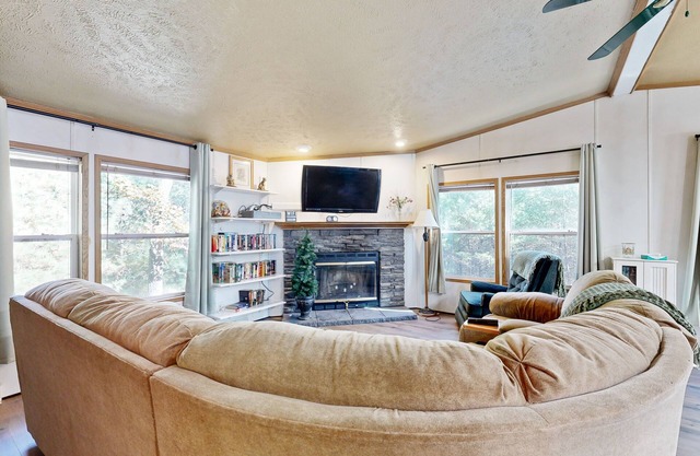 Renovated Woodland home with decks, pool table, firepit - near Petenwell Lake