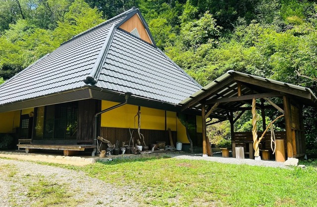 Rent an old mountain village house with a thatched / Ito-gun Wakayama