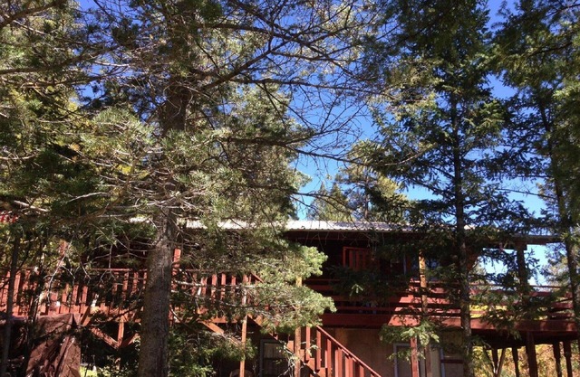MAGNÍFICA VISTA CERRADA AÚN EN CLOUDCROFT EN LOS ÁRBOLES ABY LODGE CAMPO DE GOLF