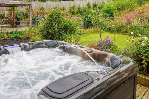 Rent My Spa Home with Pool table Hottub and Sauna