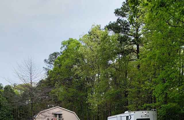 Rent Professional Open Building with RV Outside & Huge Parking Lot