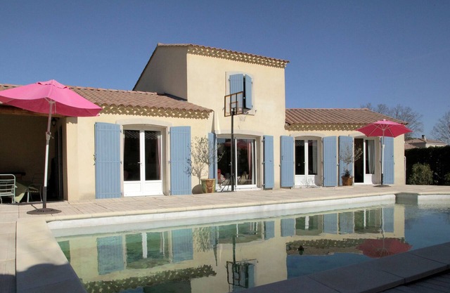 ALQUILER VILLA PROVENZAL