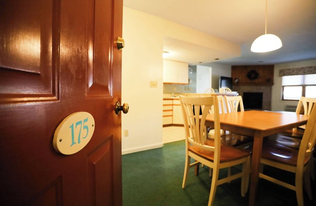 Gran lugar para dormir 8 para 2 familias o 2 parejas con habitaciones separadas!