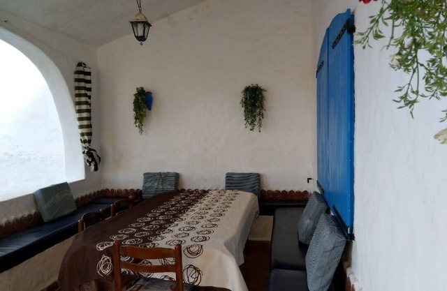Alquilo villa muy grande