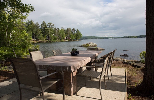 ALQUILA TU PROPIA ISLA EN EL LAGO WINNIPESAUKEE EN PAUGUS BAY, CON LA PRIVACIDAD DEFINITIVA