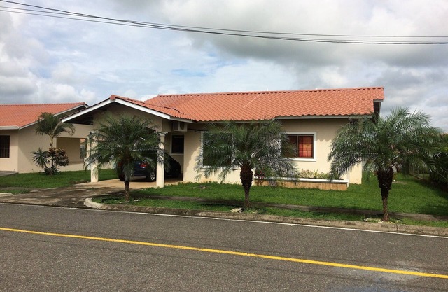Renta de habitación o casa completa en David Chiriqui