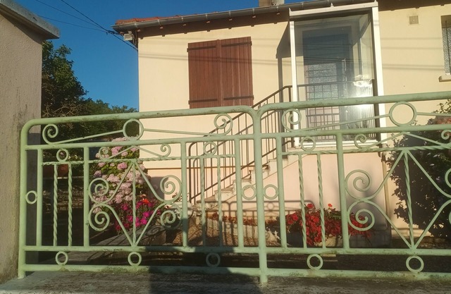 Rental house 6 persons near Chablis. Breakfast included