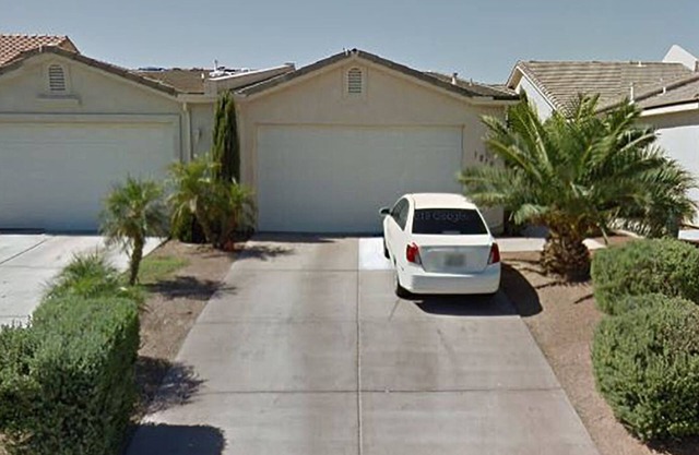 Casa tranquila y segura en un excelente vecindario, cerca de tiendas golf river laughlin & mor
