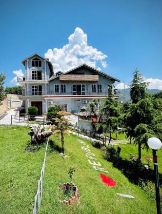 Republika Central Hotel & Resort