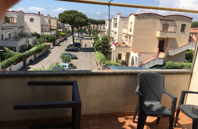 Residencia "L 'Approdo" con piscina y canchas de tenis muy cerca del mar