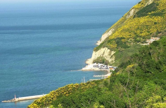 Residencia Casa Mare Vallugola di Gabicce, Vallugola