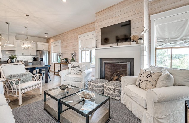 Residence Club Unit 6 in Carlton Landing