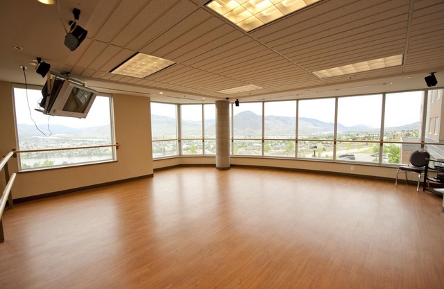 Residence & Conference Centre - Kamloops